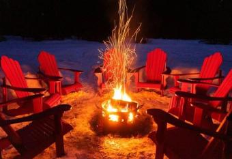 Private 5 BR Muskoka Cottage Firepit+BBQ+Wi-Fi allows 18 year olds to book a room