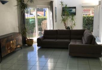 Maison familiale pr  s de la mer has Balcony rooms