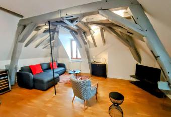 Le Home 21 Paul Bert allows 18 year olds to book a room