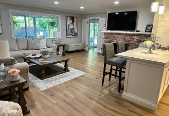 (null) has Balcony rooms