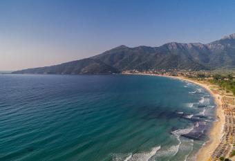 Achinora Aparthotel has Balcony rooms