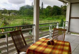 Kaz Alpinia has Balcony rooms