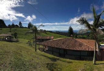 Finca El Asombro has Balcony rooms