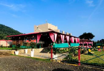 Ashirwad Farms and resorts has Smoking/Balcony rooms