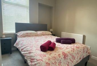 Private double room in Cardiff allows 18 year olds to book a room