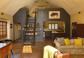 Loft Apartment, country setting. allows 18 year olds to book a room