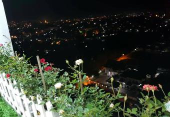 Muong Thanh Luxury Condo 5min walk to Thai Consular has Balcony rooms