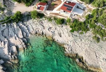 SOL ET PAX has Balcony rooms