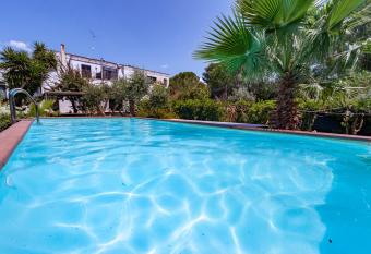 Villa Olivia pool tennis spa - B has Smoking rooms