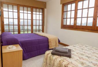 CASA MANOLO CAMI  O DO SANTIAGUI  O allows 18 year olds to book a room