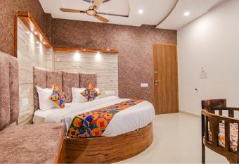 FabHotel Meridian Inn allows 18 year olds to book a room