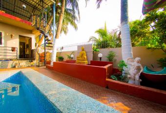 Madhus Inn has Balcony rooms