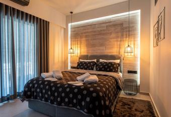 Minimal Art Studio allows 18 year olds to book a room