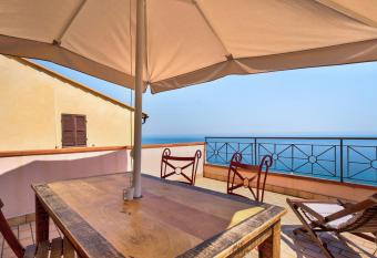 Casa Scotland allows 18 year olds to book a room