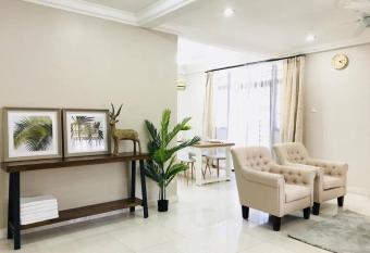 Family 4BR Landed House @ SPICE ARENA has Balcony rooms