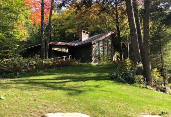 Green Mountains 4BR House has Balcony rooms