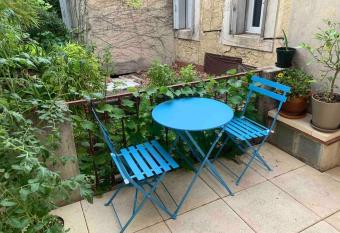 DuplexTerrasse centre-ville gare has Balcony rooms