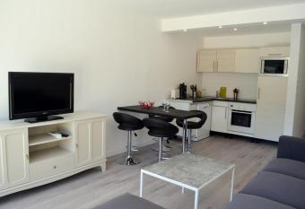 Villeneuve Loubet Village id  al has Balcony rooms