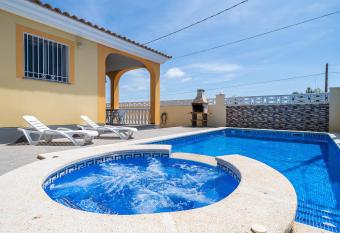 villa montecarlo has rooms with a private hot tub