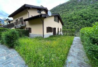 Semplicemente Natura allows 18 year olds to book a room