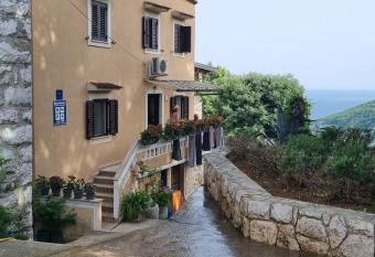 Sobe Biserka i Mario Brse   has Balcony rooms