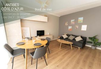 Superbe 3P vue mer, proche vieille ville allows 18 year olds to book a room