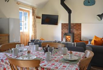 The Old Parlour has Balcony rooms