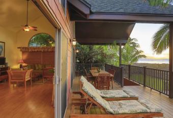 Beachfront Villa North Shore Oahu has Balcony rooms