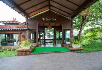 Stone Water Eco Resort has Balcony rooms