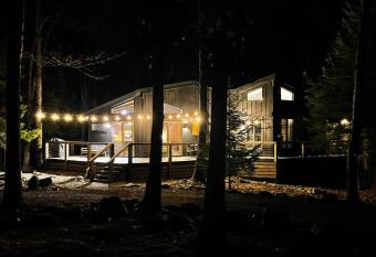 Alpine Lake Cabin Mountain Resort w Lake Access has Balcony rooms