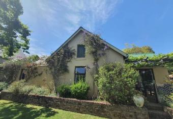 VILLA VERONA allows 18 year olds to book a room