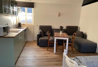 Zschampert Hof bei Leipzig Ruhige Ferienwohnung Landliebe f  r 2-3 Personen has Balcony rooms