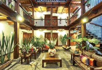 Docecuartos Hotel allows 18 year olds to book a room