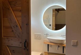 Bed & Breakfast de Hoefstal allows 18 year olds to book a room