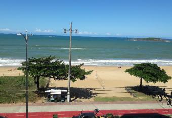 FRENTE ao MAR 2Q ITAPARICA allows 18 year olds to book a room