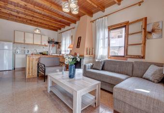 Alice Cottage in Viros Village has Balcony rooms