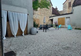 La Feuillette allows 18 year olds to book a room