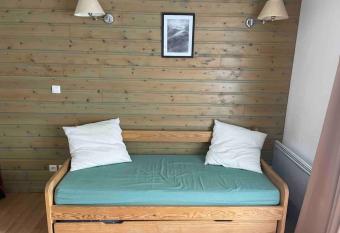 Studio tranquille en montagne has Balcony rooms