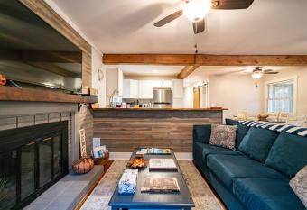 Lake Junaluska Bungalow has Balcony rooms