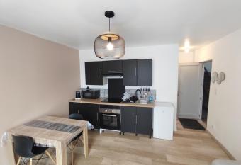 Le Nozi  re confortable et pratique has Balcony rooms