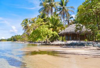 Beachfront 1-Bed House in Bocas Del Toro has Balcony rooms