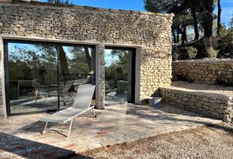 Au cabanon has Balcony rooms