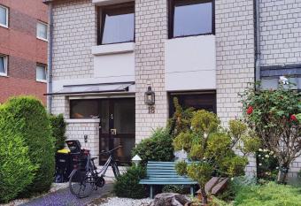 Spacious & comfortable guestrooms w private bathrooms near Koelnmesse & Lanxess Arena, free parking, highspeed WiFi has Balcony rooms