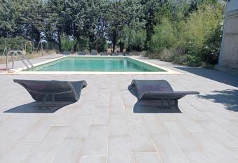 Chambre d h  tes les garrigues has Balcony rooms