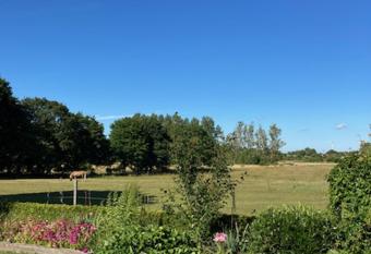 G  sthus p     sterlen allows 18 year olds to book a room