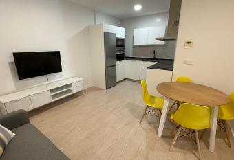 Txoko Loft Moncayo allows 18 year olds to book a room