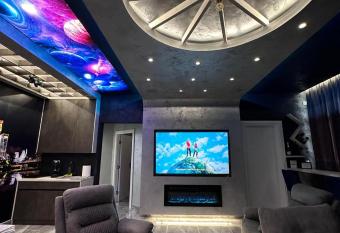 Apartman S&V 4 Wellness & Spa Barda has rooms with a private hot tub