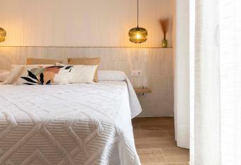 Apartamentos Terramar allows 18 year olds to book a room