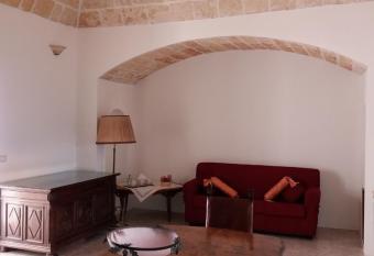 Casa Ruffo has Balcony rooms