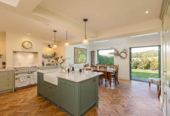 Meadowcroft - Bolton Abbey allows 18 year olds to book a room